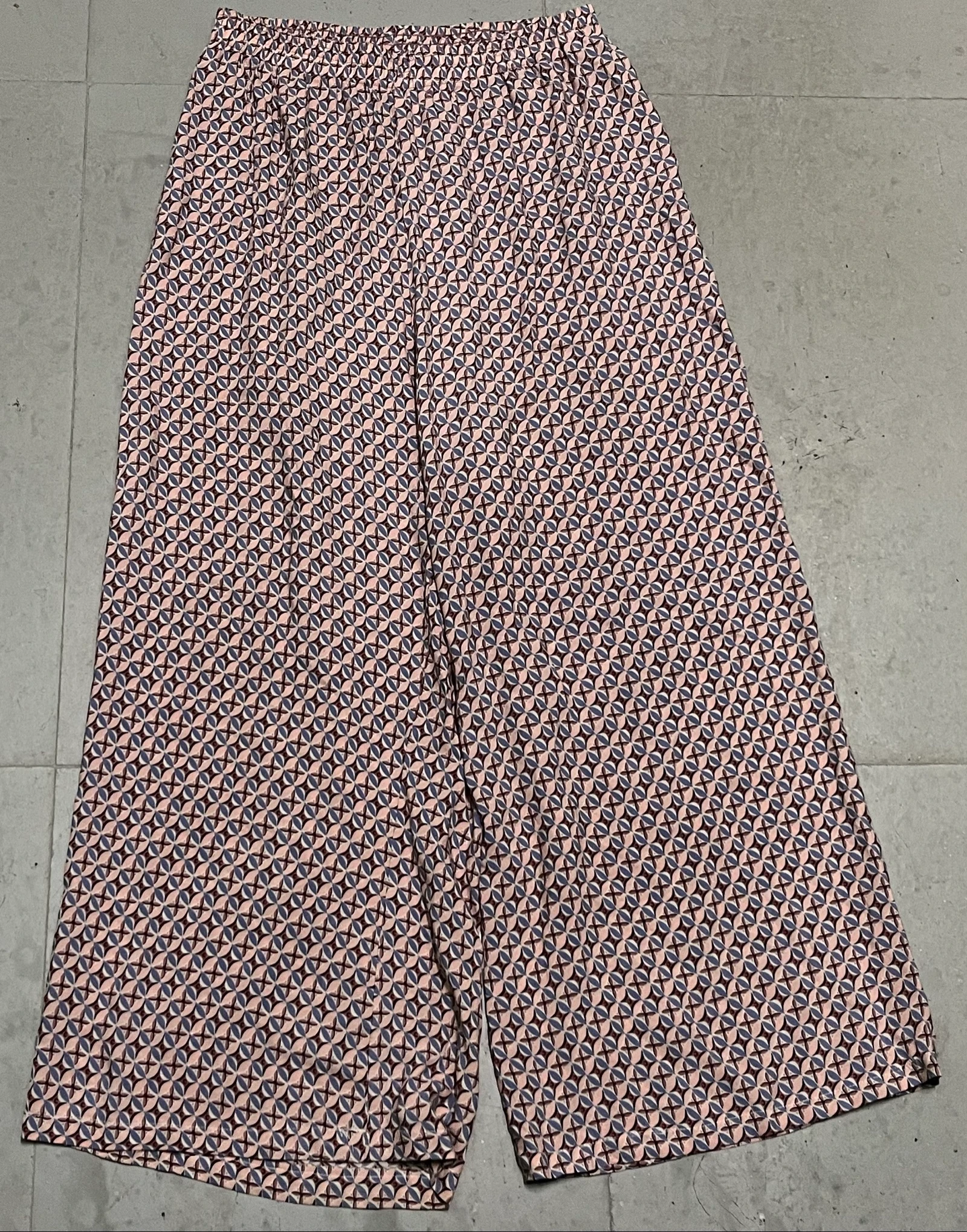 Pantalones anchos estampados geométricos 